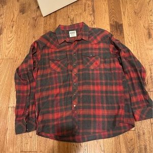 Ariat Long Sleeved Flannel Button Down Shirt